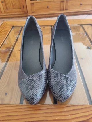 Zapatos de tacón grises talla 38