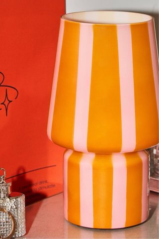 Lámpara de mesa Urban Outfitters rayas