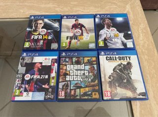 PS4 Negra con Juegos y Accesorios