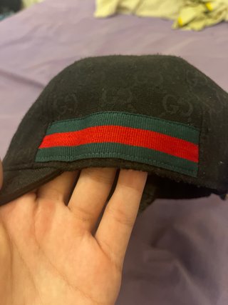 Gorra Gucci Negra con Tiras Verdes y Rojas
