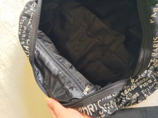 Bolsa de deporte negra con estampado Paris