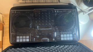 Pioneer DDJ-1000 + maleta + decksaver + caja