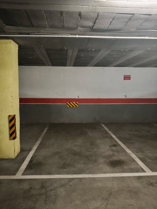 Alquiler plaza garaje coche grande