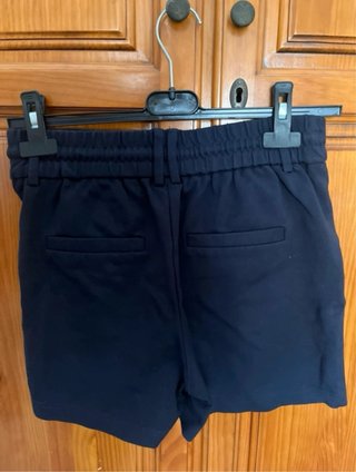 Pantalón corto negro