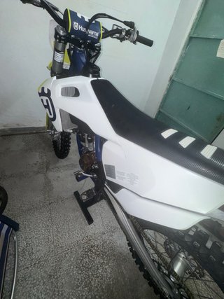 Husqvarna FC 250 Blanca y Amarilla