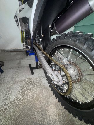 Husqvarna FC 250 Blanca y Amarilla