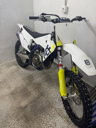 Husqvarna FC 250 Blanca y Amarilla