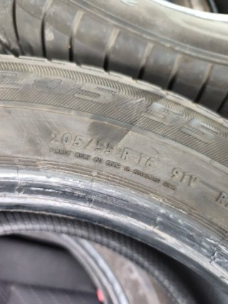 Pareja Neumáticos 205/55 R16 casi a ESTRENAR