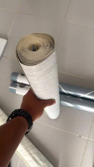 Papel pintado y cola para pared