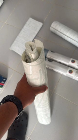 Papel pintado y cola para pared