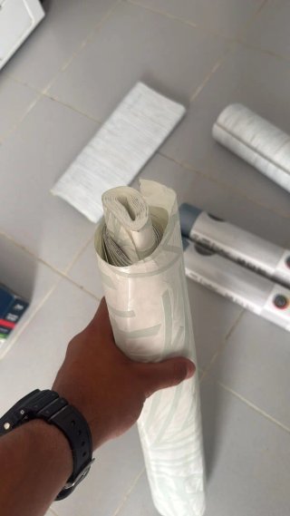 Papel pintado y cola para pared