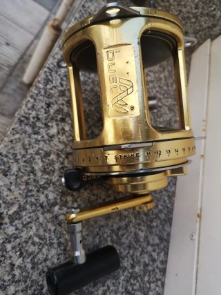 Carrete de pesca Duel 80 Libras