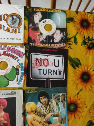 20 dischi 45 giri International Pop Rock