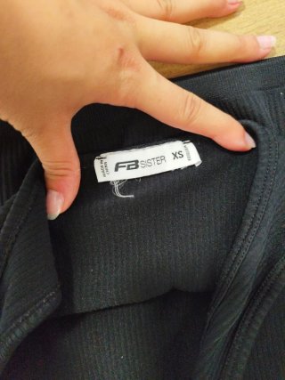 Top negro de canalé talla XS