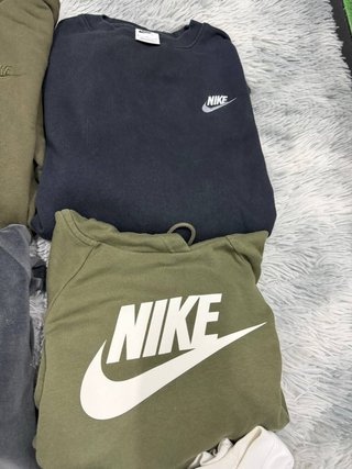 Lote Ropa Nike: Sudaderas y Chaquetas