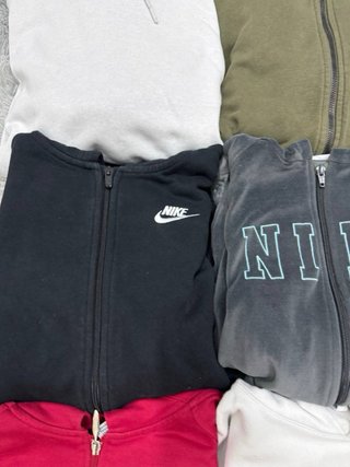 Lote Ropa Nike: Sudaderas y Chaquetas