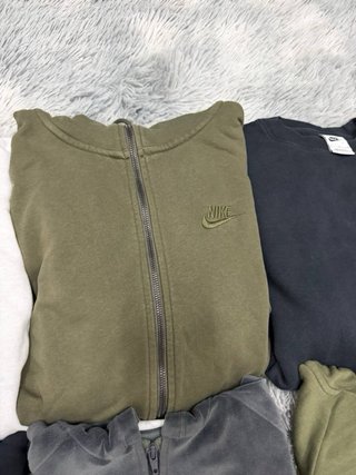 Lote Ropa Nike: Sudaderas y Chaquetas