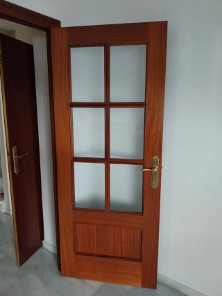 Puerta de madera interior