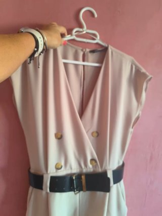 Mono cruzado beige talla S
