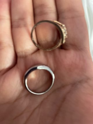 Anillos dorados y plateados No se la talla