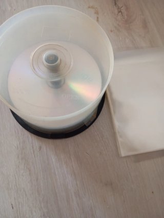 25 DVD-R + 25 bustine porta DVD