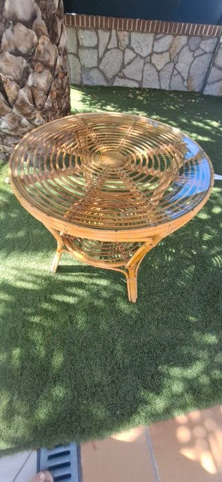Mesa redonda bambú y cristal