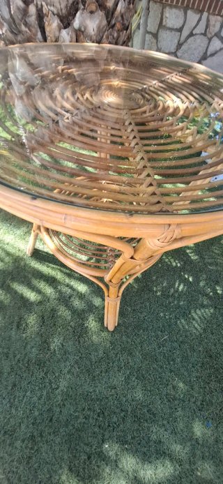 Mesa redonda bambú y cristal