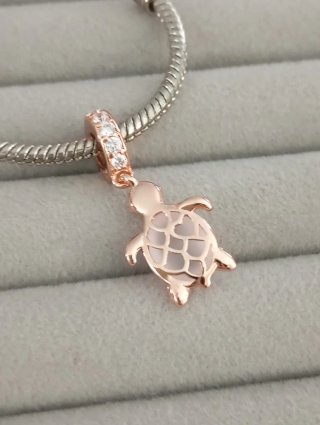 Charm tortuga marina rosa