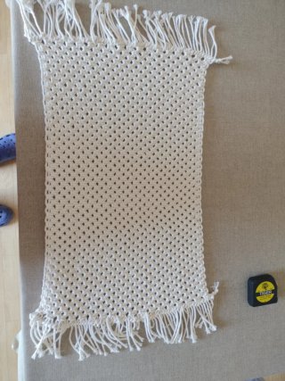 Alfombrilla macramé hecha a mano