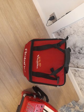Acordeón Roland FR-X1 con funda