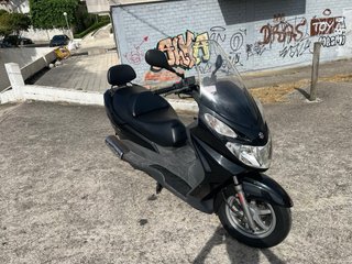 Suzuki UH125 Maxi Scooter Negra