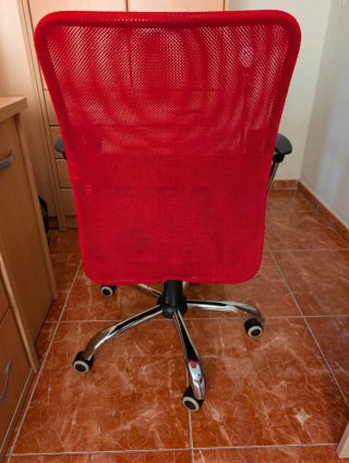 Silla de oficina ergonómica malla roja