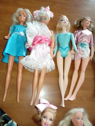 Lotto Bambole Barbie e borsa orientale