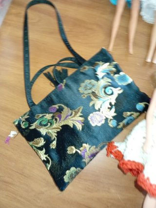 Lotto Bambole Barbie e borsa orientale