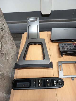Radio y clima más  Piezas interior Peugeot 407 sv