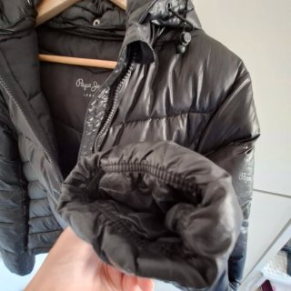 Abrigo acolchado negro Pepe Jeans