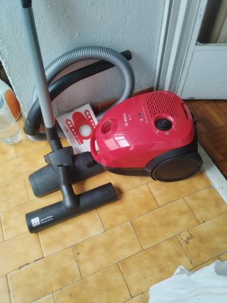 Aspiradora Bosch GL-20 Roja