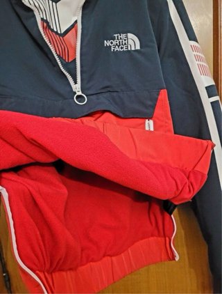 The North Face Anorak Rojo y Azul