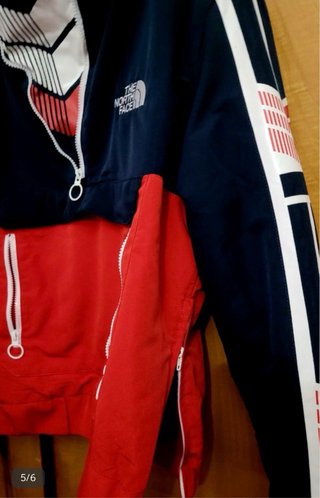 The North Face Anorak Rojo y Azul