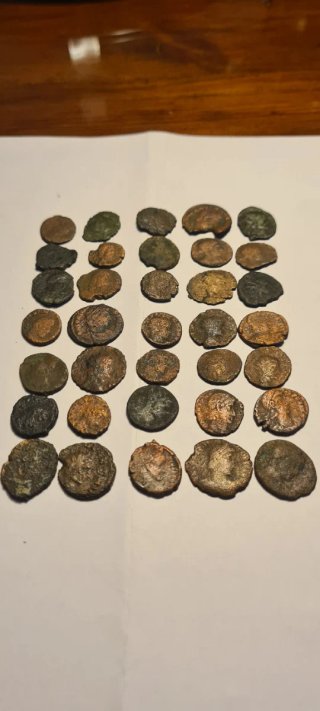 Lote 35 monedas Bajo Imperio Romano