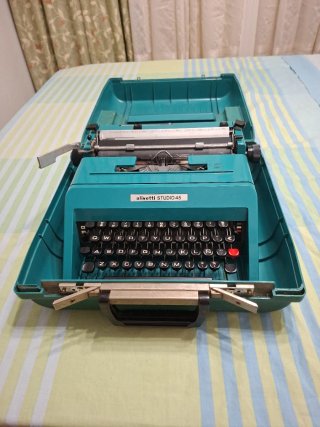 Máquina de escribir Olivetti Studio 45 Teal