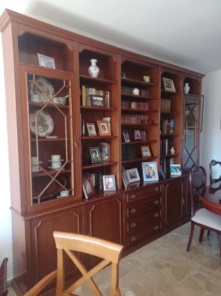 Mueble de caoba clásico para salón