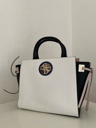 Bolso Guess Negro y Blanco