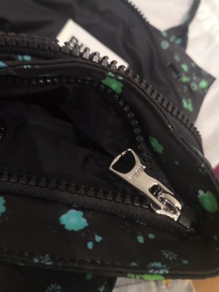 Bolso Bimba y Lola Negro Estampado Flores