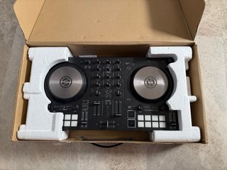 Mesa de mezclas Traktor Kontrol S2 mk3 + licencia