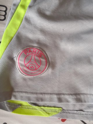 Pantalón corto PSG Nike gris y verde