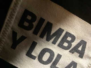 Bolso Bimba y Lola color negro bandolera y mano ,