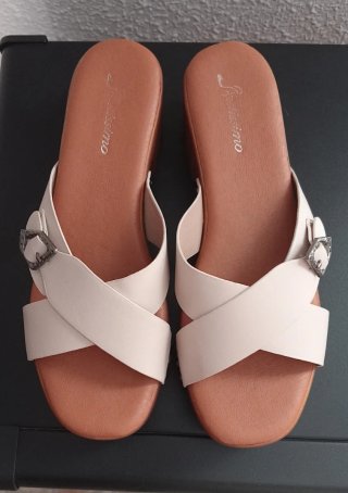 LOTE 2 pares sandalias Festissimo color nude T 40