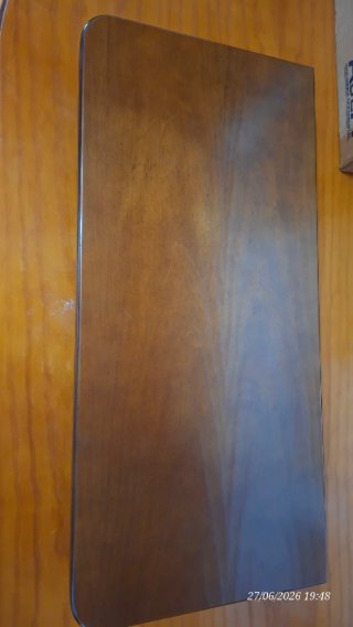 Soporte madera de calidad marrón para televisión