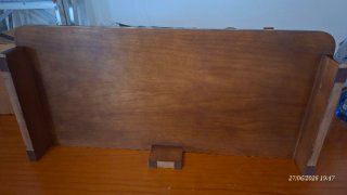 Soporte madera de calidad marrón para televisión